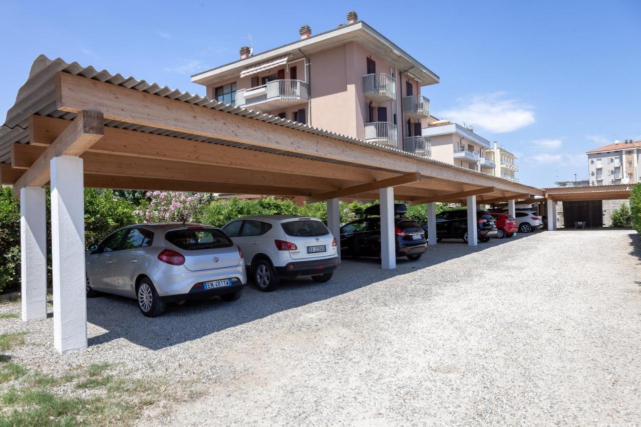 Hotel Primavera sul mare Lido Di Savio Exterior foto